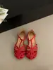Primeiro Encontro com os Novos Sandálias Birkenstock Femininas de Tecido Vazado Fechadas na Ponta com Solado Macio da Temporada, Novos Sapatos Rasos Vermelhos Retrô de Verão 2026