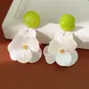 Brincos de flor de resina com pino de prata, estilo fresco e doce, acessórios elegantes para feriado, brincos de luxo leve de alta qualidade para atacado