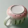 A nova caneca de cerâmica com melancia pintada à mão da Miyan é uma caneca de escritório de alto valor com alça, adequada para o chá da tarde ou café.