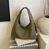Bolso Tote Exquisito de Gran Capacidad para Viajes Diarios de Mujer 2025 Invierno Nuevo de Moda Retro Versátil Casual para Hombro o Axila