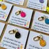 Nuevo llavero de metal con forma de emoticono arcoíris, regalo para el primer día de clases, joyería decorativa, regalo transfronterizo