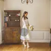 Vestido Blanco de Satín con un Toque Súper de Hada, Incrustaciones de Encaje, Elegante Vestido de Dama de Honor, Vestido de Noche Vintage y Elegante