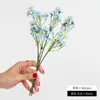 Arreglo decorativo con margaritas pequeñas, crisantemos silvestres, flores artificiales de manzanilla, flores de seda para banquetes y mesas de comedor pequeñas