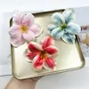 Cabezas de Flor de Lirio Simuladas de Doble Pétalo de Colores Kit de Materiales para Accesorios de Cabello DIY Pasador de Flor Artificial Accesorios Kit de Materiales Pared de Flores de Boda Pequeños Adornos