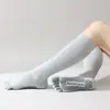 Novas Meias de Yoga Antiderrapantes de Cano Longo Profissionais de Cinco Dedos Meio Cano Meias Esportivas Meias de Pilates Femininas Primavera e Outono Algodão Fitness