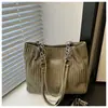 Bolsa de Ombro de Veludo com Corrente Grande Capacidade Bolsa Tote Bolsa Feminina 2024 Tendência Outonal Transfronteiriça Bolsa de Ombro Único para o Dia a Dia
