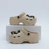 Lindos zuecos de tacón alto populares, impermeables y antideslizantes para parejas en exteriores, para estudiantes, medias pantuflas transpirables de verano para niñas, para usar al aire libre