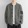 Chaqueta cárdigan de punto casual de alta gama para hombre, nuevo estilo primavera y otoño 2026, chaqueta suéter con bloques de color para un look sofisticado para usar en otoño