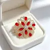 Broche de Flor de Cristal Oca da Indústria Pesada Europeia com Pinos de Strass para Ternos Casacos Qipao Vestidos Acessórios Corsage