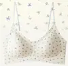 Nuevo sujetador floral fresco y juvenil, diseñado para levantar y prevenir la flacidez, con una sensación invisible y sin costuras, perfecto para bustos pequeños y proporcionando un efecto push-up.