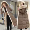Abrigo acolchado de algodón para mujer, estilo largo, cuello grande de piel, con capucha, corte ajustado, adelgazante, sobreabrigo de algodón, chaqueta, ropa a prueba de frío, fabricante de chaqueta acolchada de algodón, una pieza, dropshipping