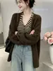 Conjunto de dos piezas de cárdigan de punto verde y top tipo camisola de estilo casual para mujer, nuevo abrigo suéter holgado y favorecedor para otoño e invierno, moderno