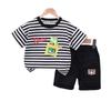 Traje Infantil de Manga Curta 2023 Novo Estiloso para Meninos Slim com Bolso Dinossauro Manga Curta Verão Fashionável Conjunto de Duas Peças