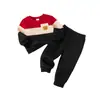 Conjunto de moletom com urso em blocos de cor para meninos, coleção de outono, blusa de gola redonda e calça comprida, conjunto casual de duas peças para crianças, atacado