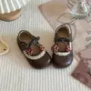 Zapatos de Baile de Rendimiento Antideslizantes de Suela Blanda Nuevos para Niñas Primavera y Otoño Zapatos para Caminar de Bebé Versátiles de Moda Zapatos de Princesa Zapatos Pequeños de Cuero