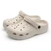 Cómodos y ligeros, estos zapatos perforados con soporte para el arco son adecuados para el uso a largo plazo sin fatiga.. Son elegantes, de color sólido y adecuados tanto para hombres como para mujeres.. Son una opción de moda para parejas y son perfectos para la ropa de playa de verano