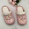 Nuevos Dijes Metálicos Rosas para Zuecos, Decoraciones para Zapatos, Accesorios DIY, Venta al por Mayor Transfronteriza en Stock