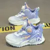 Sapatos de Menino Verão 2026 Novo Modelo Tênis de Basquete Infantil em Malha Tênis de Corrida Respirável em Malha Única para Crianças Maiores