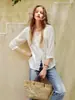 Camisa blanca estilo francés con cuello en V Qiaomi para mujer, nuevo modelo otoño 2026, ribete de encaje, teñido tie-dye, mezcla de lino, top ligero