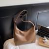 Bolsa de Ombro Grande Capacidade para Mulheres 2025 Nova Moda Retrô Simples Bolsa de Ombro Casual Personalizada Bolsa Tote de Axila