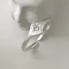 Anillo Liso de Plata de Ley S925 Anillo de Flor Cepillada con Circonita Anillo Abierto para Dedo Índice de Mujer Nicho de Gama Alta No Descolorante Venta al por Mayor
