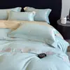 Novo conjunto de cama de quatro peças em algodão de fibra longa de alta qualidade para casa e dormitórios estudantis, estilo bordado de luxo leve
