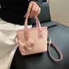Bolso de Mano Pequeño Versátil y de Moda para Mujer, Nuevo Bolso Cubo Vintage Invierno 2025, Bolso Cruzado Texturizado de Nicho de Alta Calidad