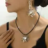 Moda Transfronteriza Europea y Americana Oro Lujo Ligero Flor de Hierro Colgante Elegante Versátil Gama Alta Floral Set de Joyería para Mujer