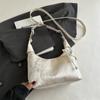 Nuevo bolso pequeño de estilo chino occidental para mujer, bolso cruzado de moda de primavera y verano 2024, bolso bordado a mano bajo el brazo.