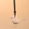 Colgante de flor de dinero tallada en madera, adorno decorativo de incrustaciones, llavero para coche, colgador para bolsa, pequeño colgante de artesanía de madera