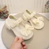 Zapatos Lolita elegantes de estilo francés para niños para primavera y otoño, zapatos de piel para niñas, zapatos de princesa, zapatos de Mary Jane de un solo color, zapatos pequeños de piel con suelas blandas
