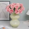Tela de seda de alta gama ramo de rosas de 7 cabezas flores artificiales decoración retro para el hogar diseño de lugar de boda ramo de rosas