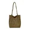 Bolso de hombro de lunares de gran capacidad, nuevo y moderno para 2026, para mujer, elegante y a la moda para ir al trabajo, en una hermosa paleta de colores Maillard