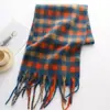 Bufanda Cálida y Gruesa con un Elegante Diseño a Cuadros, Cachemir Sintético, Estilo Europeo y Americano Otoño e Invierno, Diseño Minimalista