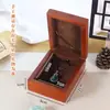 Caja de madera para joyería vintage, colgante de collar, marca Jade, colgante de jade, caja de joyería de jade, caja de regalo pequeña y exquisita, Rojo