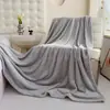 Comércio Exterior Transfronteiriço Manta de Flanela Lisa 230g Peso Quente Uso Doméstico Cobertor de Lã Cobertor de Cama Cobertor de Sesta no Escritório Manta de Presente