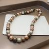 Collar de perlas de color mixto para mujer beizhu Shijia cadena para la clavícula otoño e invierno Maillard Nuevo cadena de suéter de lujo ligero gradiente avanzado