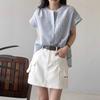 2026 Nova Camisa Listrada de Gola Redonda e Manga Curta Estilo Coreano e Japonês para Mulheres, Verão Simples Nicho Solta Versátil Única Top
