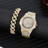 2 peças/conjunto Pulseira de Relógio terno Estilo Hip-hop Mostrador Grande Incrustado com Diamantes Pulseira de Aço Pulseira Totalmente de Diamante