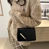Bolsa de moda texturizada retrô 2025 Nova moda estilo ocidental Cor sólida Bolsa de ombro simples Bolsa transversal Estilo ocidental Bolsa quadrada pequena