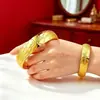 Mismo estilo que el brazalete abierto ancho de loto de la joyería para mujer, color duradero, estilo chino nuevo vintage, brazalete color oro arena al por mayor