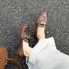 Versão em Couro de Vaca ~ Mocassins com Fecho de Metal Estilo Britânico, Sapatos Pequenos de Couro Retro Desgastado, Sapatos de Salto Baixo