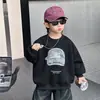 Moletom de Veludo Plus Size para Bebê Menino Outono/Inverno 2026 Novo Estilo Coreano Elegante Roupa de Baixo Infantil Peça Única de Veludo Primavera/Outono