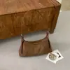 Bolso de axila casual, minimalista y retro de estilo coreano 2026, que ofrece un look sofisticado para el trabajo y es versátil para el uso diario como bolso de hombro o cruzado.