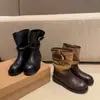 Botas de tornozelo retrô em couro macio estilo coreano para mulheres, nova coleção outono/inverno 2026, salto grosso, marrom, bico redondo, botas plataforma com fivela, botas de montaria