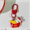 Lindo Llavero de Gato Hamburguesa Papas Fritas Juguete de Comida Gato Kt Colgante Rojo Versátil para Mochila Estilo Femenino
