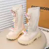 Botas de Tela Femininas 2025 Verão Novas Versáteis Botas Longas de Tela Moda Vazadas Respiráveis Botas de Tela para Crianças Maiores