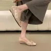 Outono 2026 Novo Francês Suave Laço Retrô Redutor de Idade Bico Quadrado Baixo Bloco de Cores Salto Plataforma Moda Sapatos de Salto Único