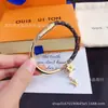 Pulsera de Lujo Ligero Marca V de 26 Luces, Artículo Popular de Venta Transfronteriza, Joyería Versátil Elegante de Moda para Mujer con Diseño Único