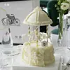 Estilo Coreano Retro Decoración de Pastel de Boda Cumpleaños Soporte de Exhibición para Hornear Estante de Exhibición de Carrusel Giratorio Automático de Doble Capa Colgante
